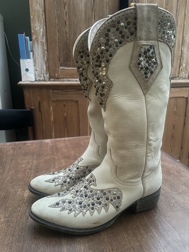 White vintage cowboy - white,